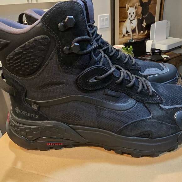 VANS Crestline GORE-TEX MTE Black / Black Boots Waterproof Men's Sz 13 NEW RARE - Picture 1 of 10